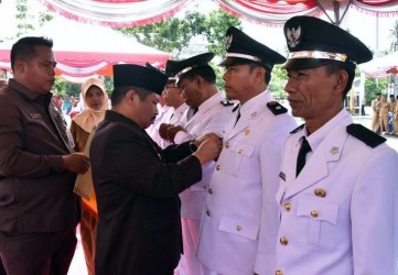 Amril Mukminin  Lantik 11 Kades Kecamatan Bengkalis dan Bantan